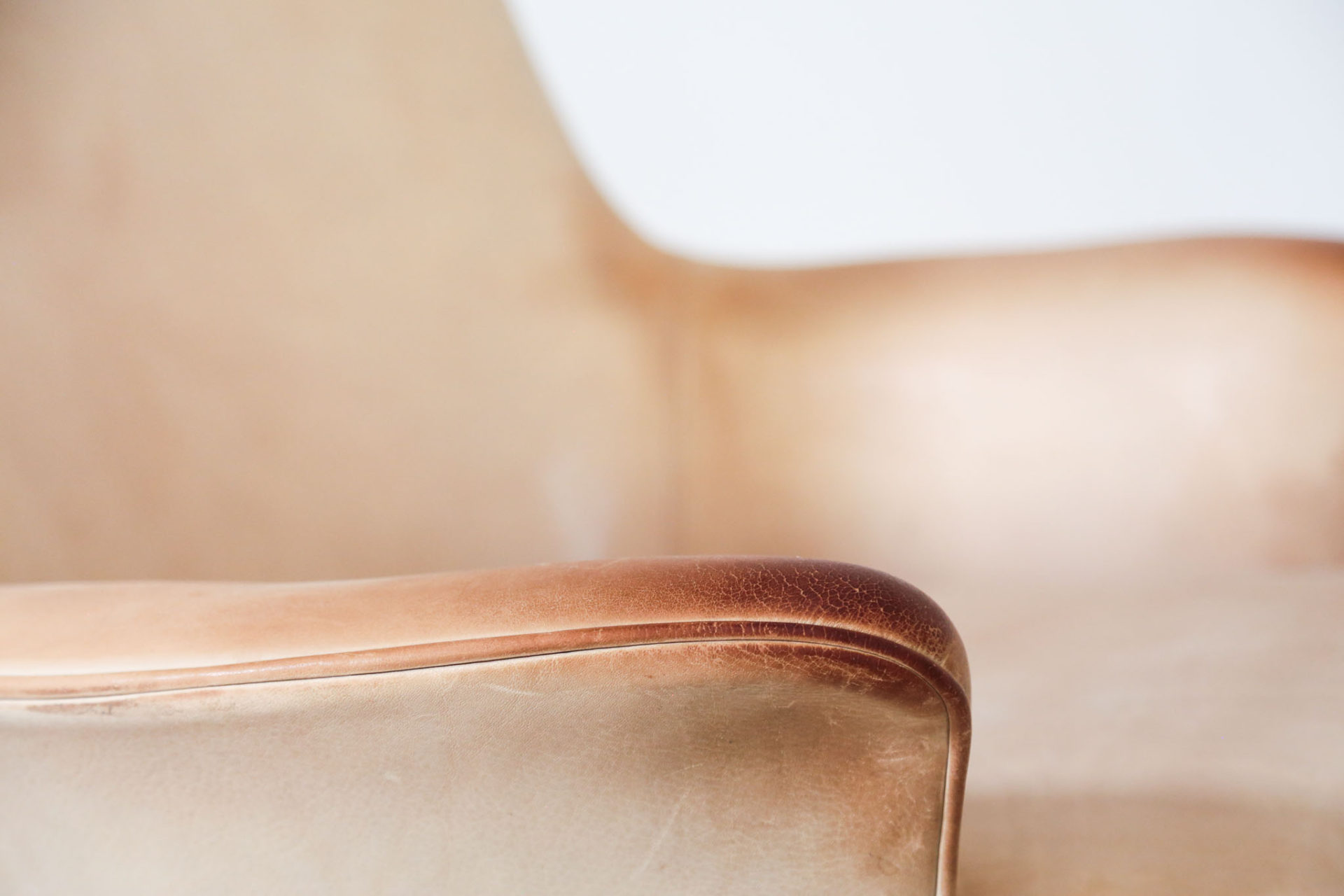 Fauteuil Vintage Suédois En Cuir Gris Signé NELO – Pivotant – Excellent état