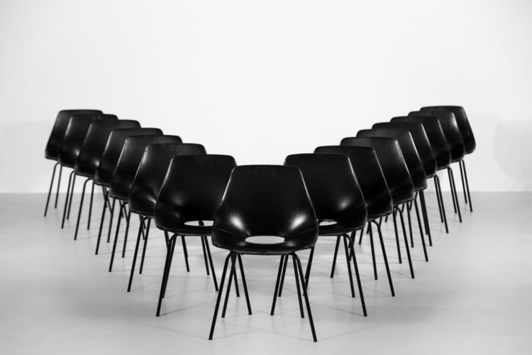 16 chaises tonneau pierre guariche steiner chair39