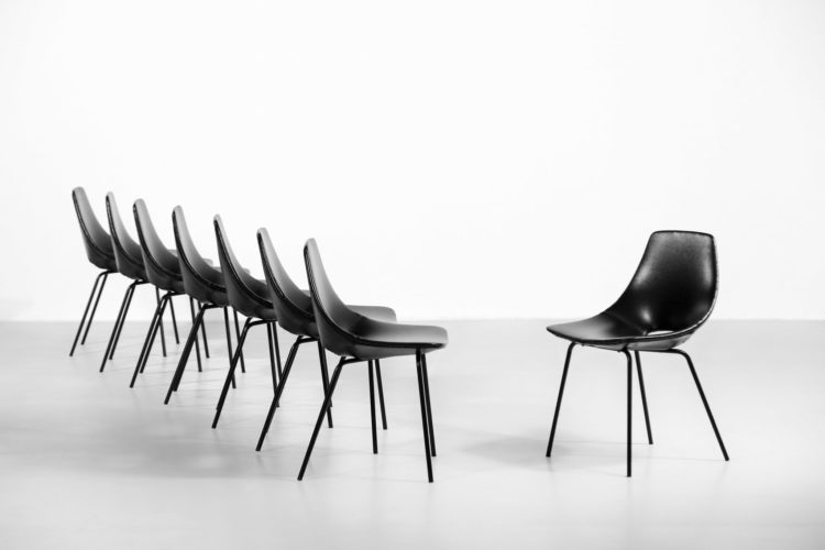 16 chaises tonneau pierre guariche steiner chair39