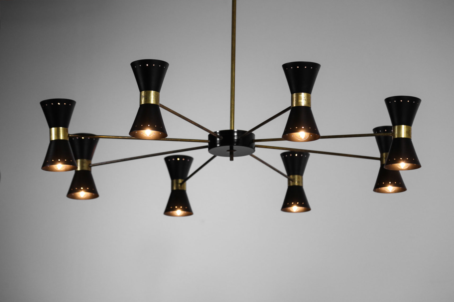 Grand lustre italien moderne noir 8 branches "Diabolo" ML105 Danke