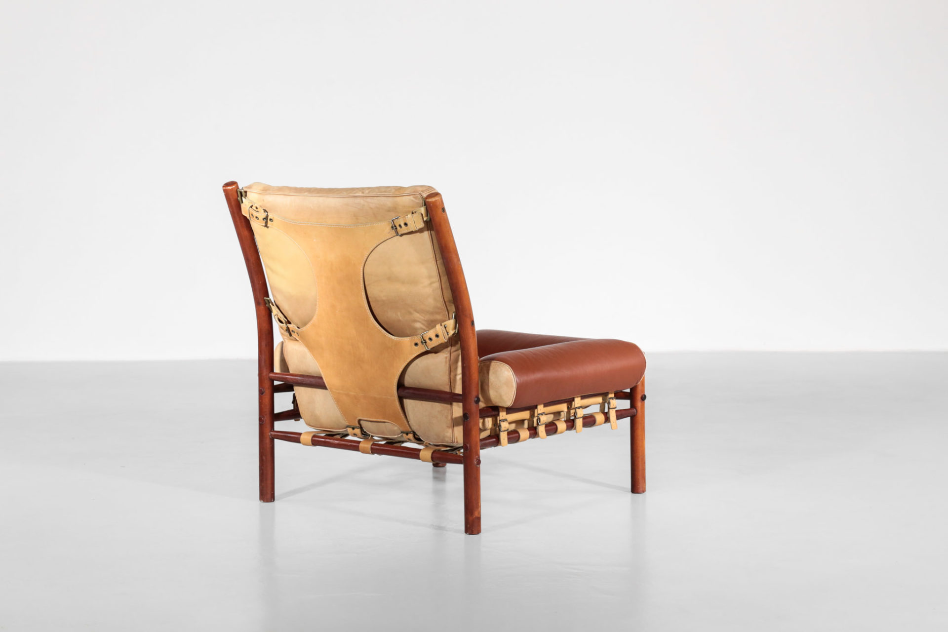 Fauteuil Vintage Suédois En Cuir Gris Signé ALNO, Avec Fonction Pivotante, Excellent état