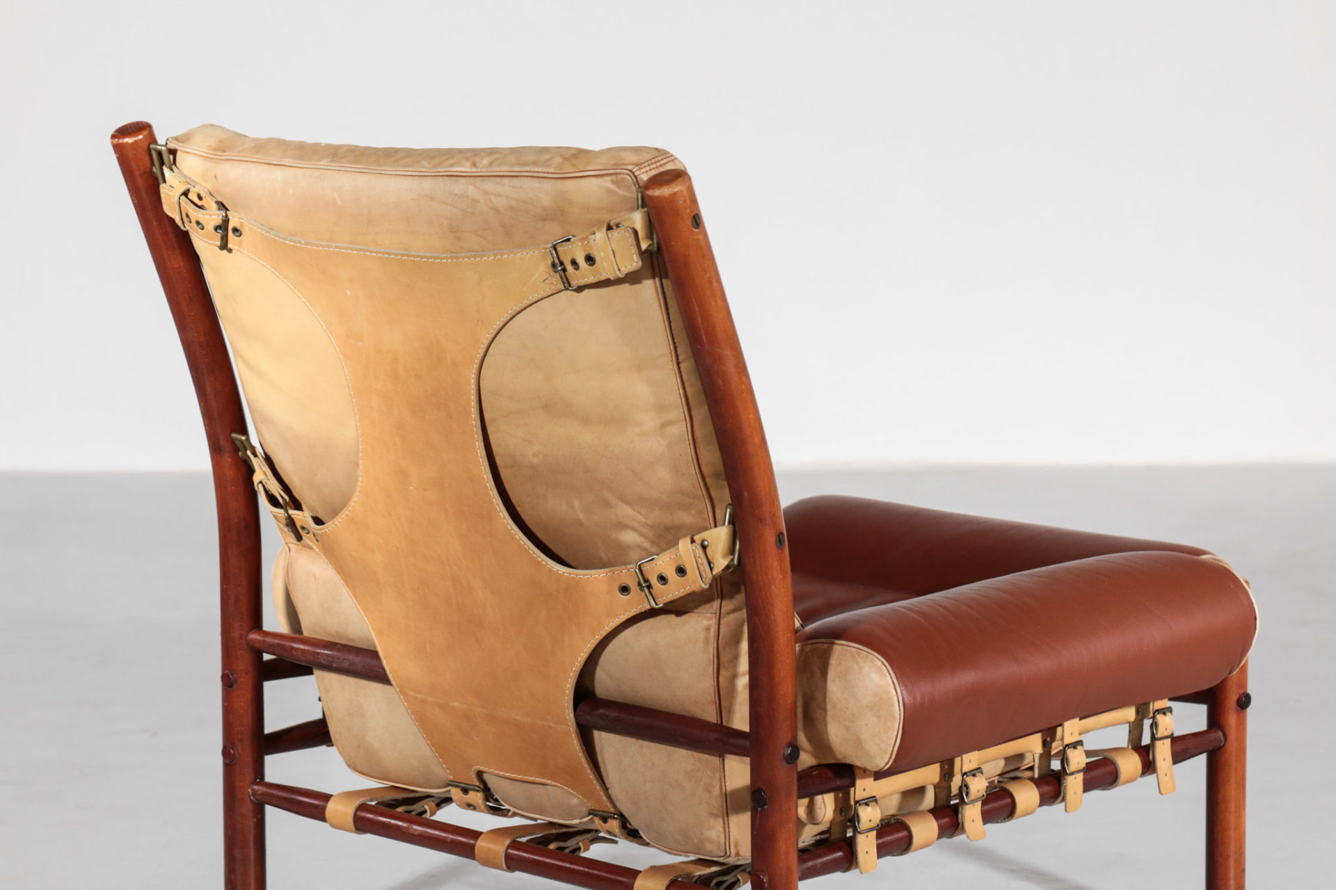 Paire de fauteuils suédois plywood & cuir années 70
