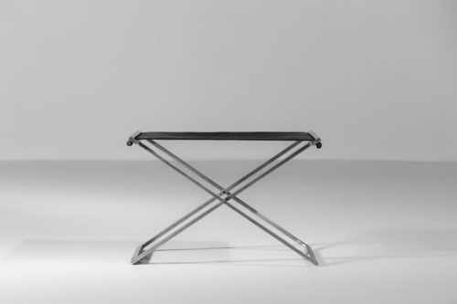 tabouret moderne en acier et cuir style poul Kjaerholm4