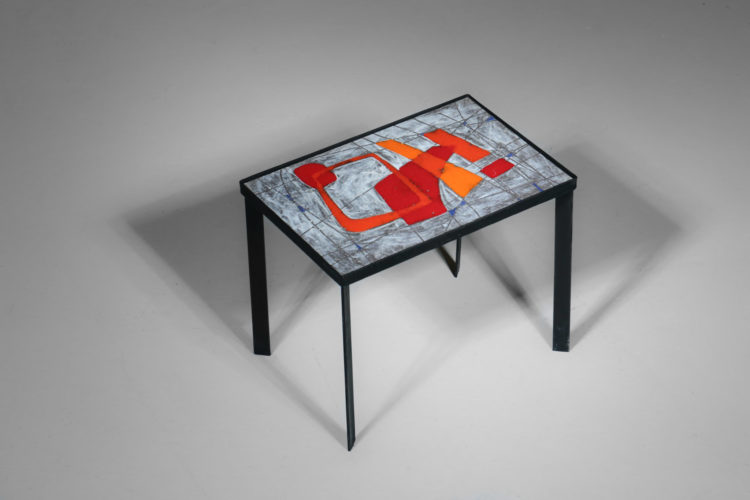 table d'appoint en pierre de lave emaillé années 60 style jean jaffeux5
