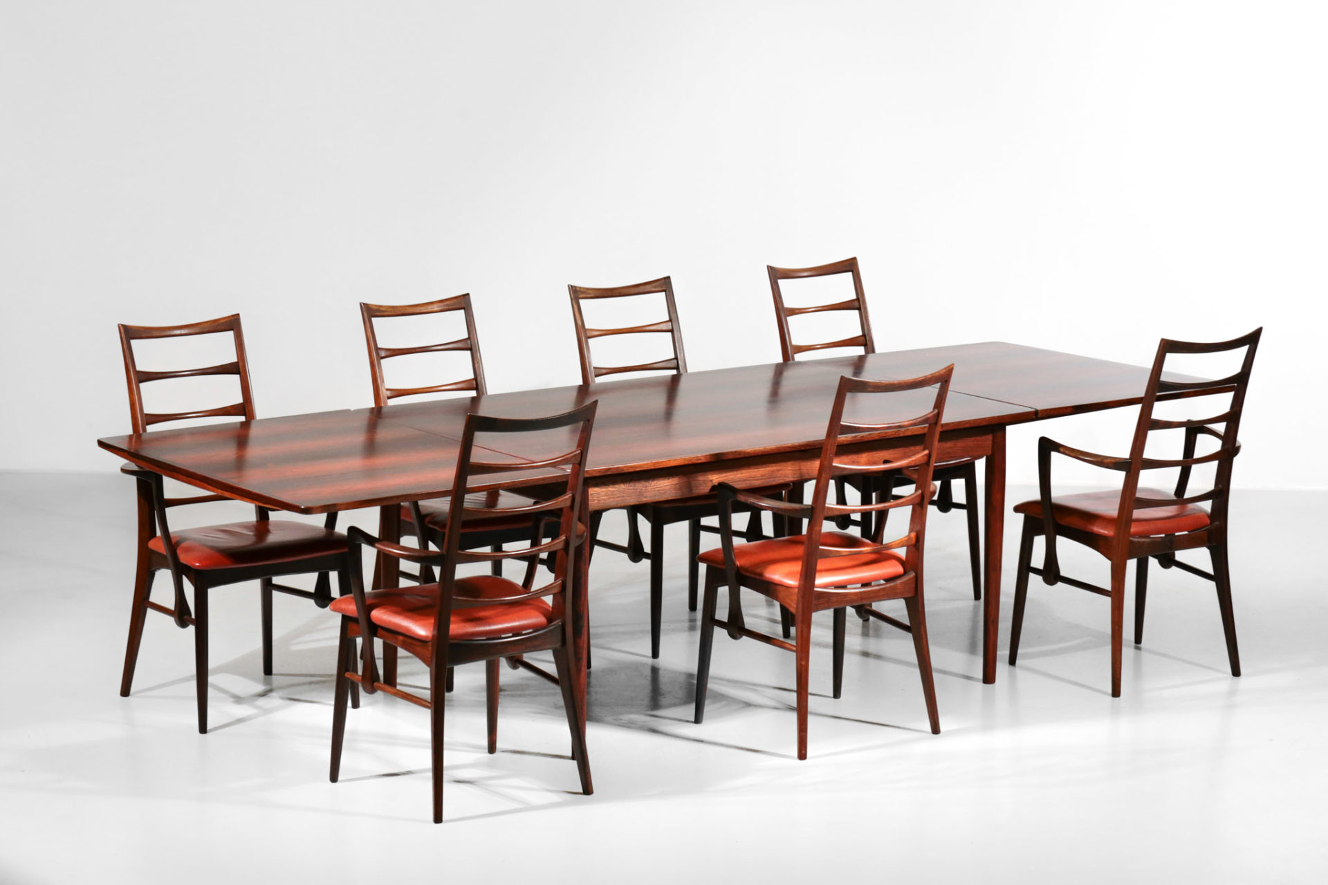 Très Grande Table de Repas Danoise Extensible en Palissandre Modèle 212
