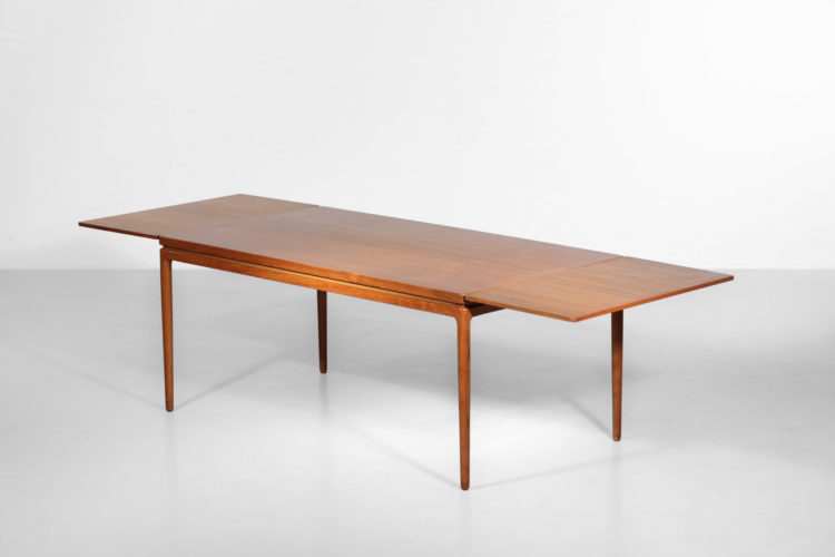 Table à manger danoise en teck Johannes Andersen Éditeur CHR Linneberg 1960 scandinave