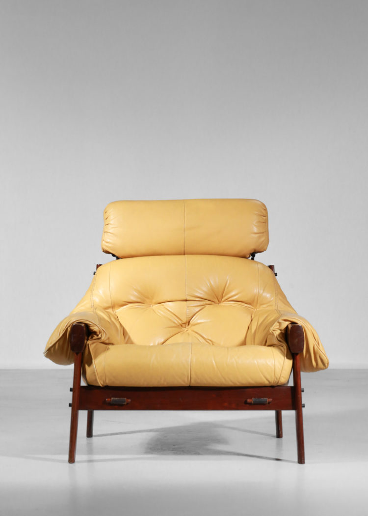 fauteuil percival lafer design bresilien en cuir jaune jacaranda4