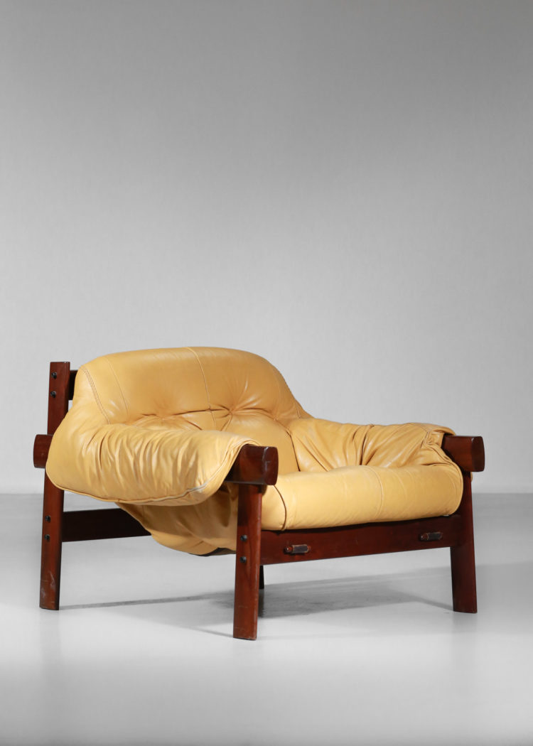 fauteuil percival lafer design bresilien en cuir jaune jacaranda4