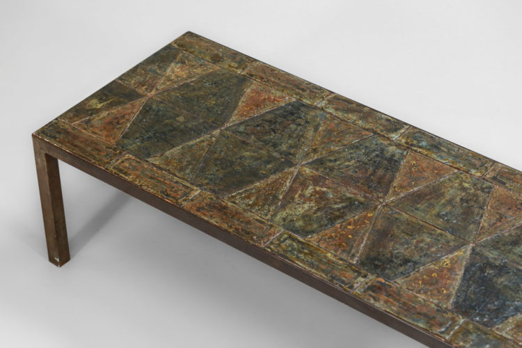 grande table basse brutaliste en pierre de lave emaillé3