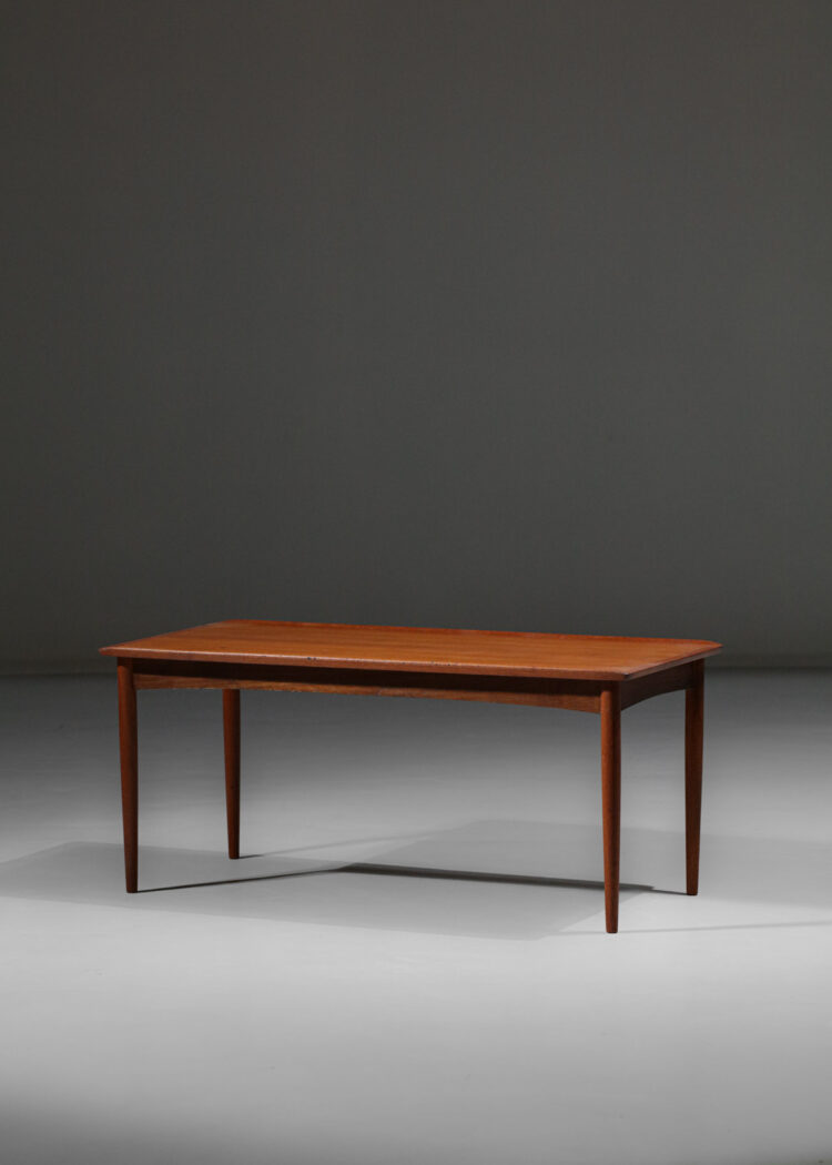 petite table basse danoise en teck scandinave chamt relevé0