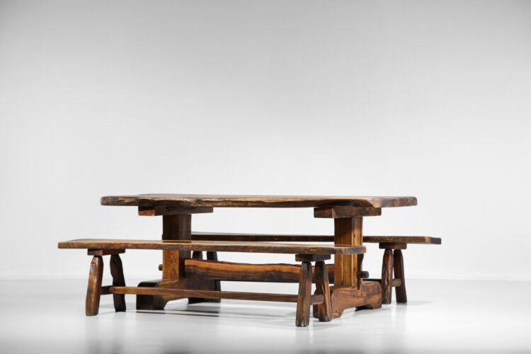 table à manger et bans en olivier massif design années 60 brutaliste E127