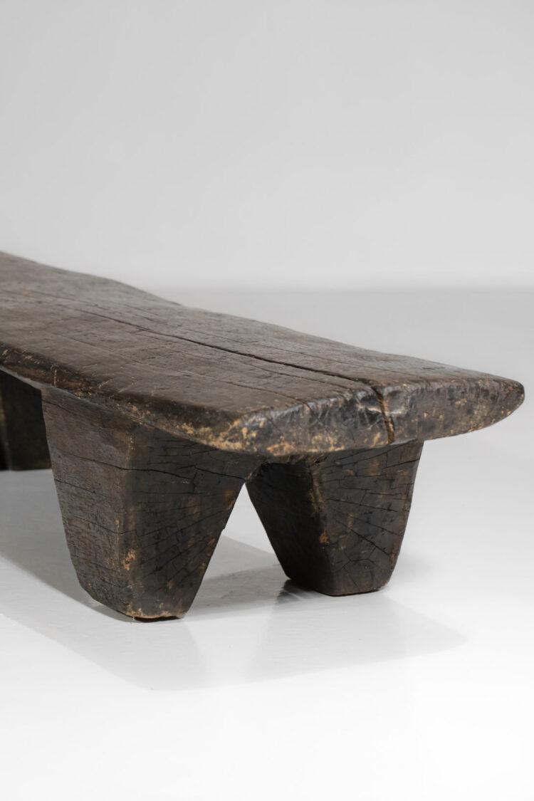 banc africain asymetrique en bois foncé années 60