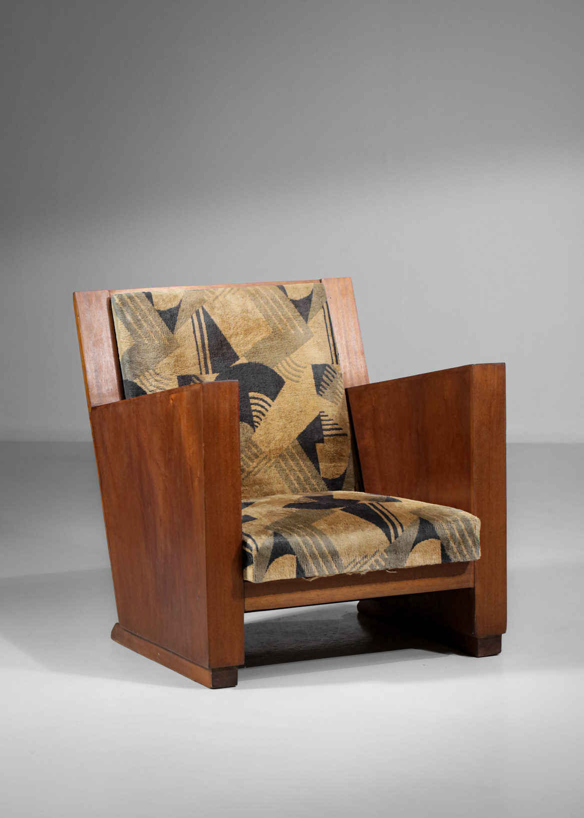 loterij Koel Als reactie op de French modernist armchair in art deco fabric with geometric patterns 1930 –  E121 – Danke Galerie