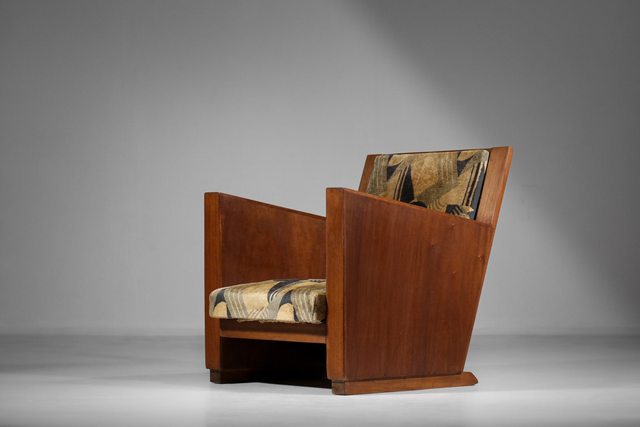 loterij Koel Als reactie op de French modernist armchair in art deco fabric with geometric patterns 1930 –  E121 – Danke Galerie