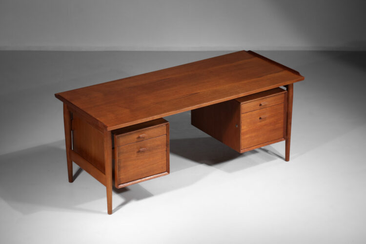 grand bureau arne vodder en teck danois scandinave E518