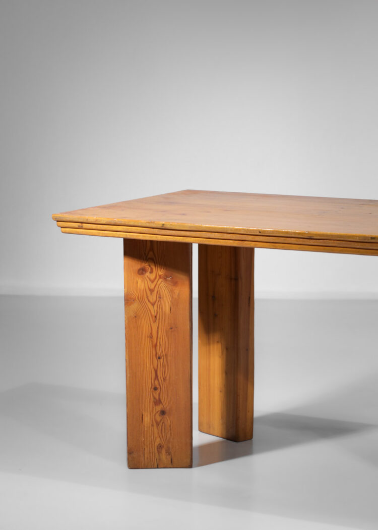 petite table bureau en pin années 80 dans le gout de charlotte perriand