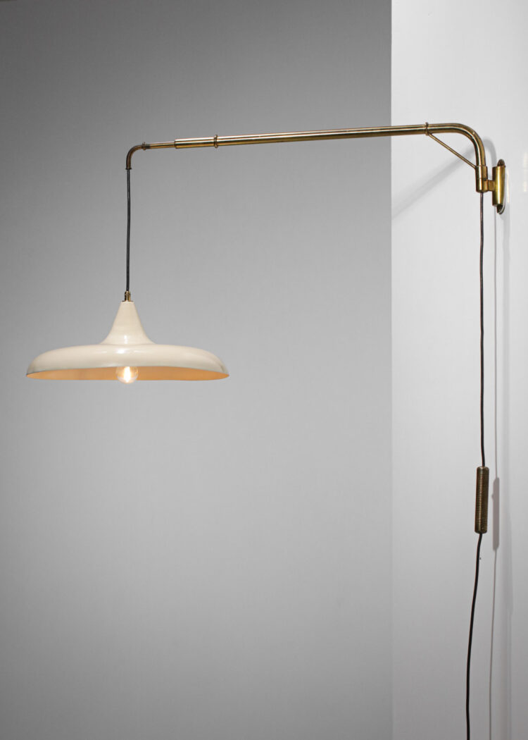 Lampe potence italienne style Gino Sarfatti années 60 abat-jour métal beige
