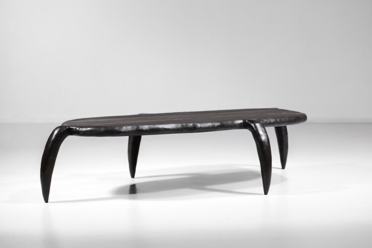 table basse bestiale par vincent vincent design bois brulé15