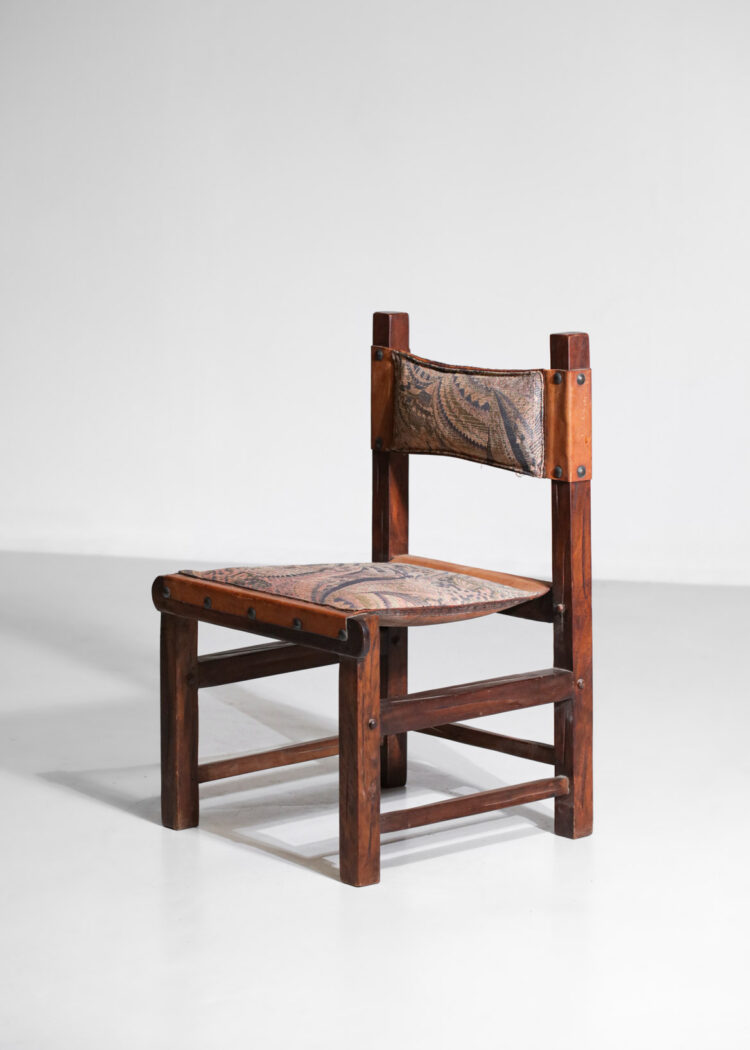 suite de 6 chaises bresiliennes des années 60 en cuir et bois massif