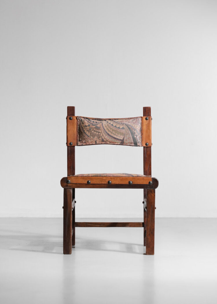 suite de 6 chaises bresiliennes des années 60 en cuir et bois massif