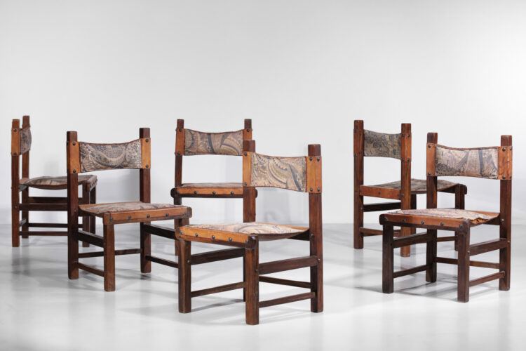 suite de 6 chaises bresiliennes des années 60 en cuir et bois massif