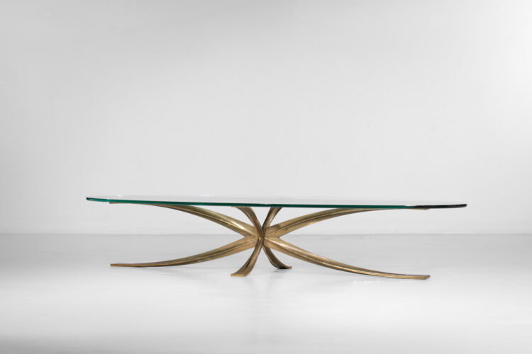 grande table basse Michel Mangematin en bronze doré et verre ovale - F593