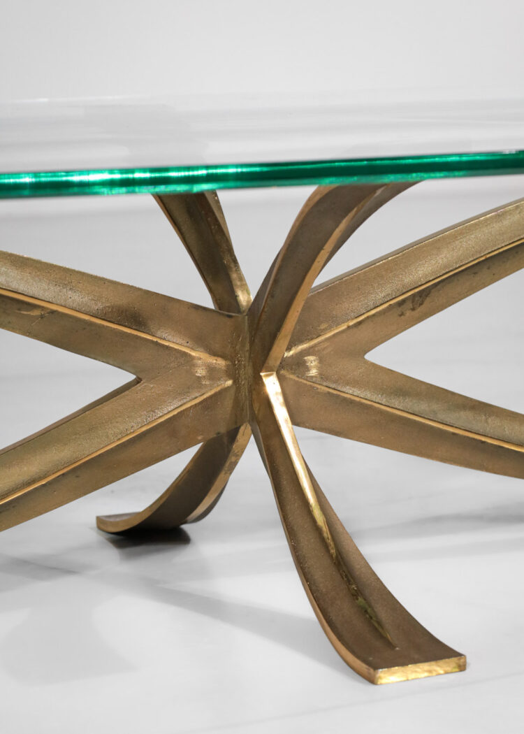 grande table basse Michel Mangematin en bronze doré et verre ovale - F593