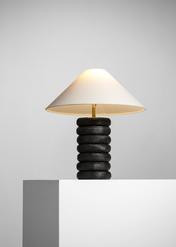 lampe de table rondin par vincent vincent bois brulé