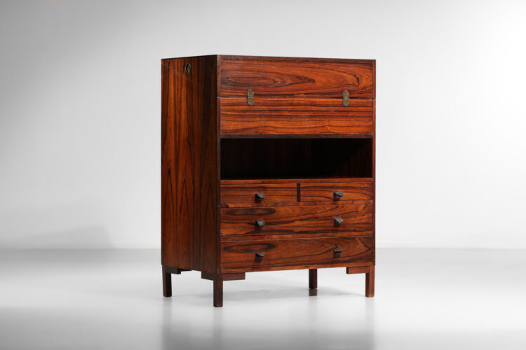 https://www.danke-galerie.com/wp-content/uploads/2022/01/meuble-commode-bar-danois-scandinave-palissandre-de-rio-bureau-annees-60-F480-8.jpg