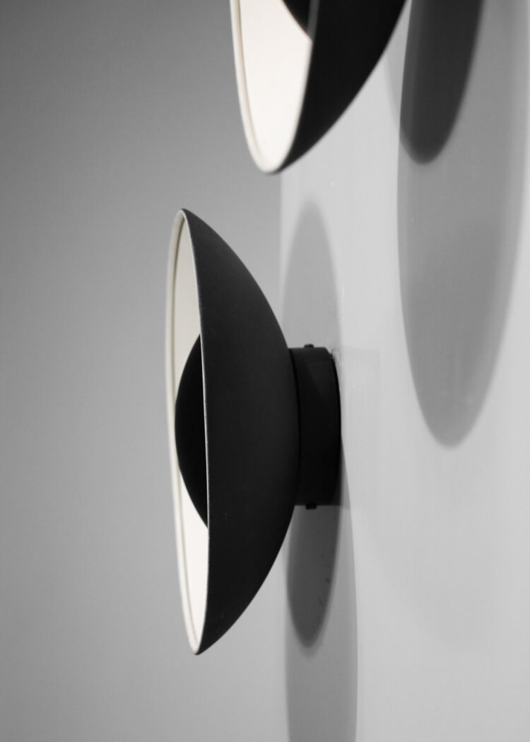 paire d_appliques des années 60 coupelles noires et blanches aluminium - F646
