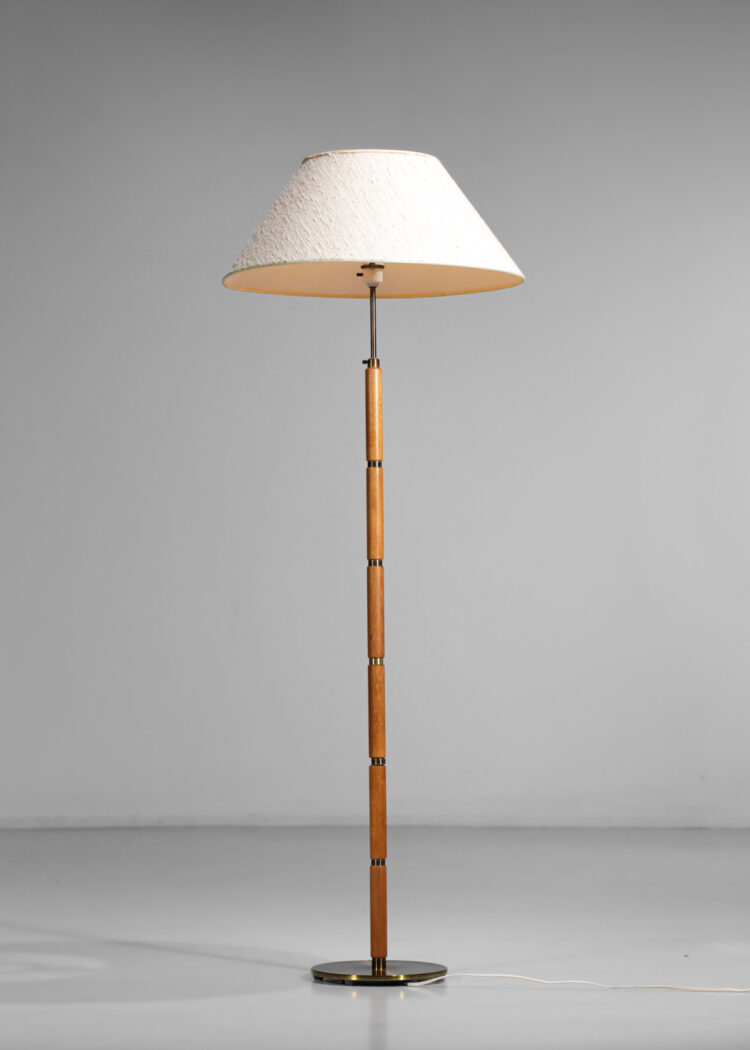 lampadaire suédois en laiton et teck années 70 style paavo tynell
