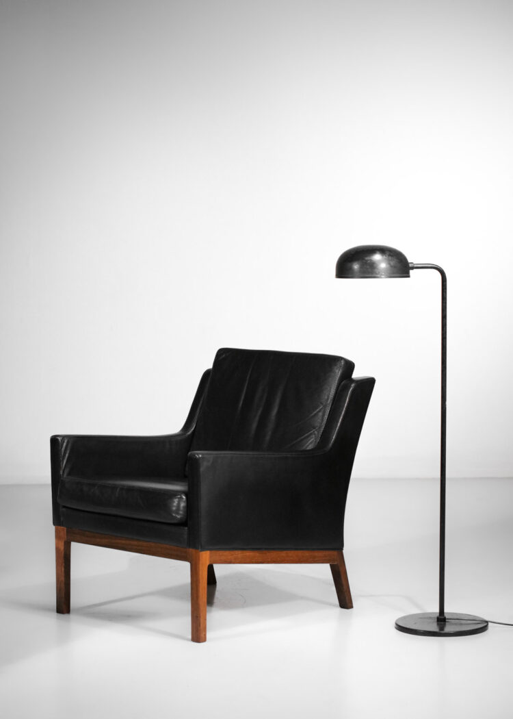 paire de fauteuil danois années 70 en cuir noir et palissandre de rio Kai Lyngfeldt Larsen - G123