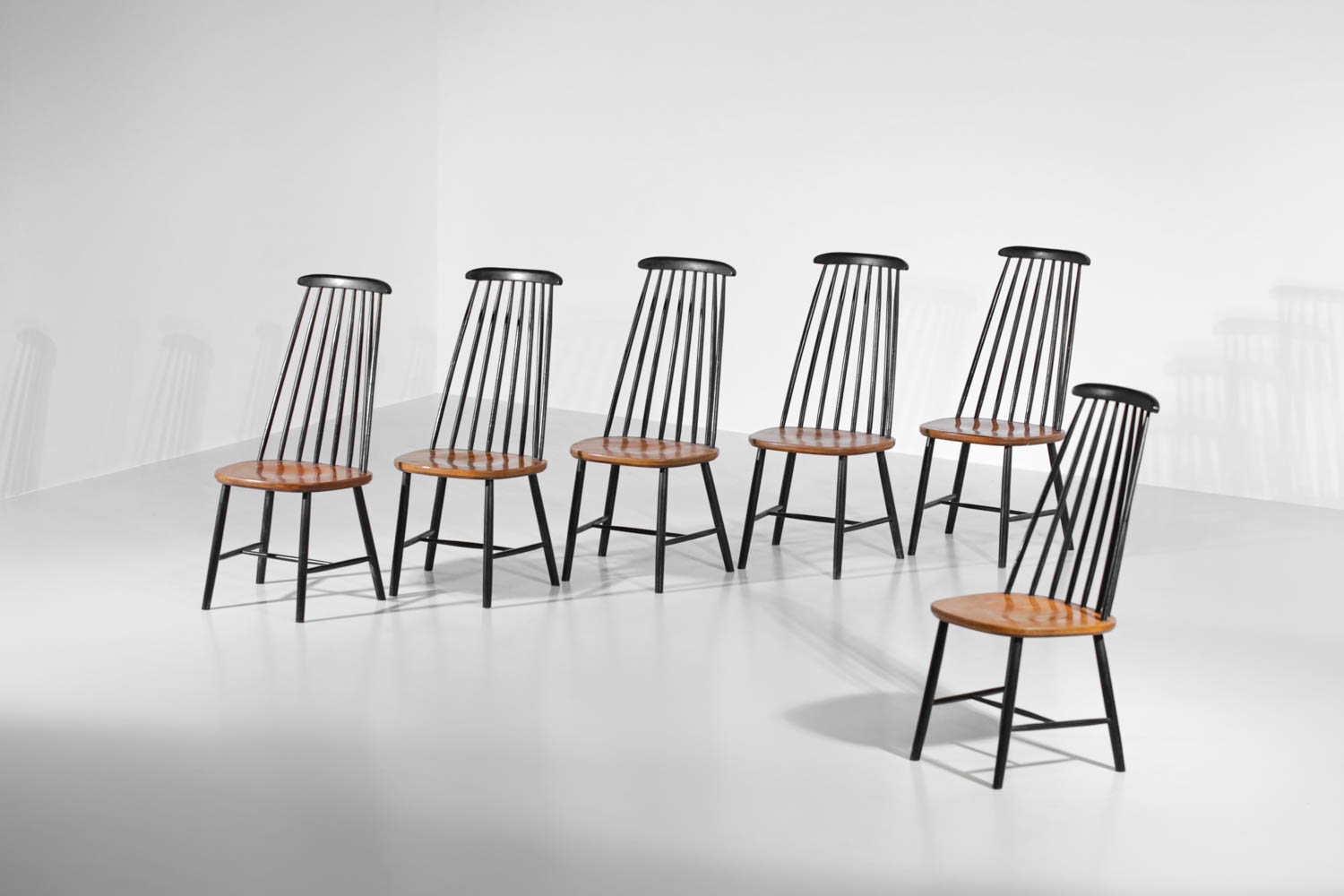lot de 6 chaises Tapiovaara années 60 bois massif peint - G390