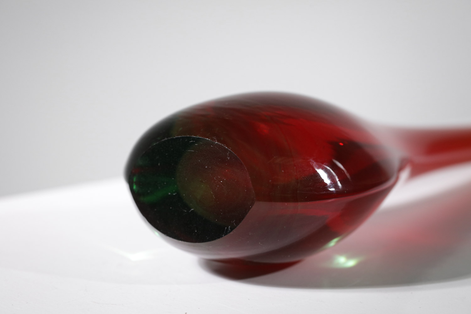 vase italien en verre rouge de Murano années 60