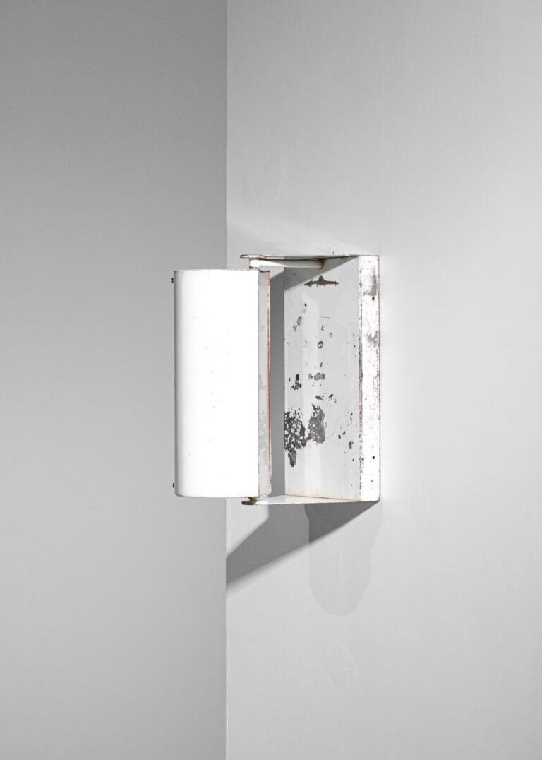 applique métal laqué blanc style Le Corbusier orientable G667 Danke
