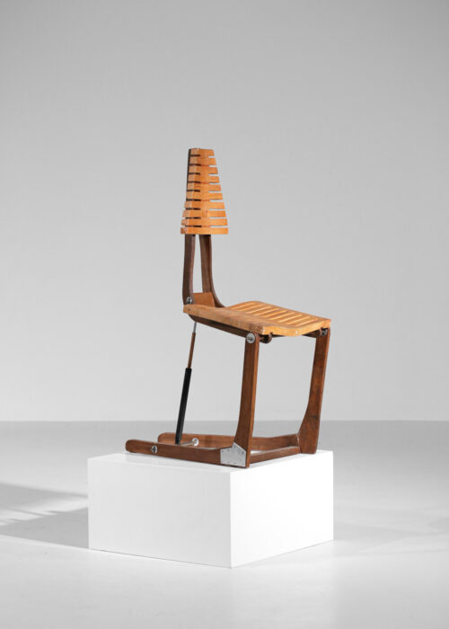 chaise artisanale pièce unique prototype monté sur vérin - G456