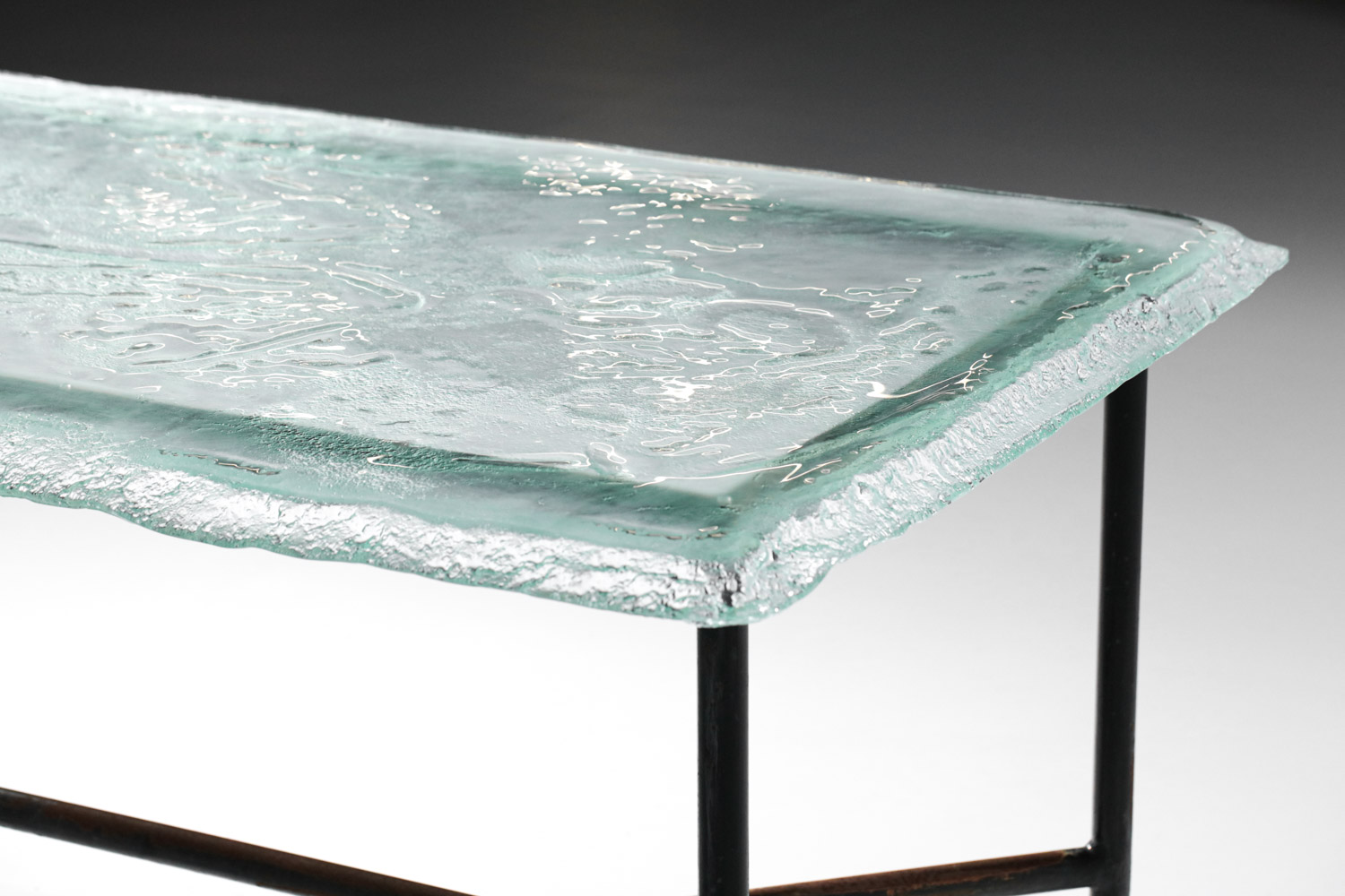 grande table à manger artisanale dalle de verre et métal pièce unique - G787