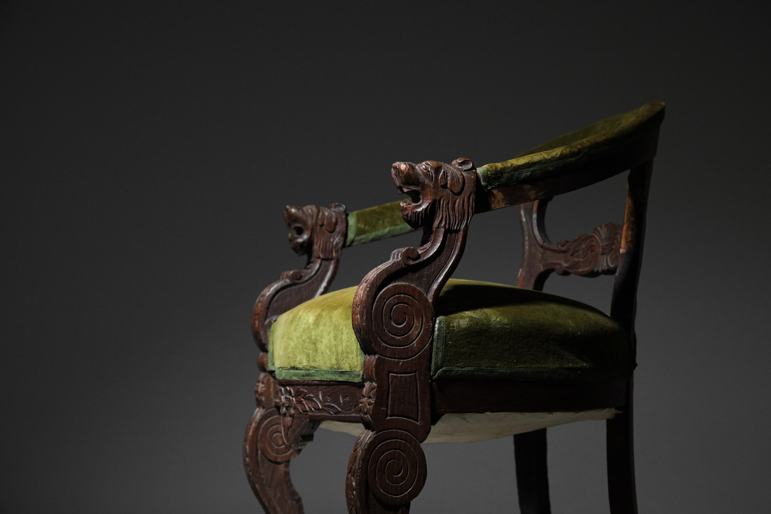 fauteuil fauteuil d'apparat en bois sculpté velours vert kaki - H061