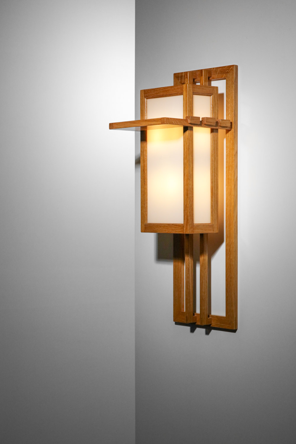 grande paire d appliques en bois et verre style Frank Lloyd Wright modernistes blanches - G811