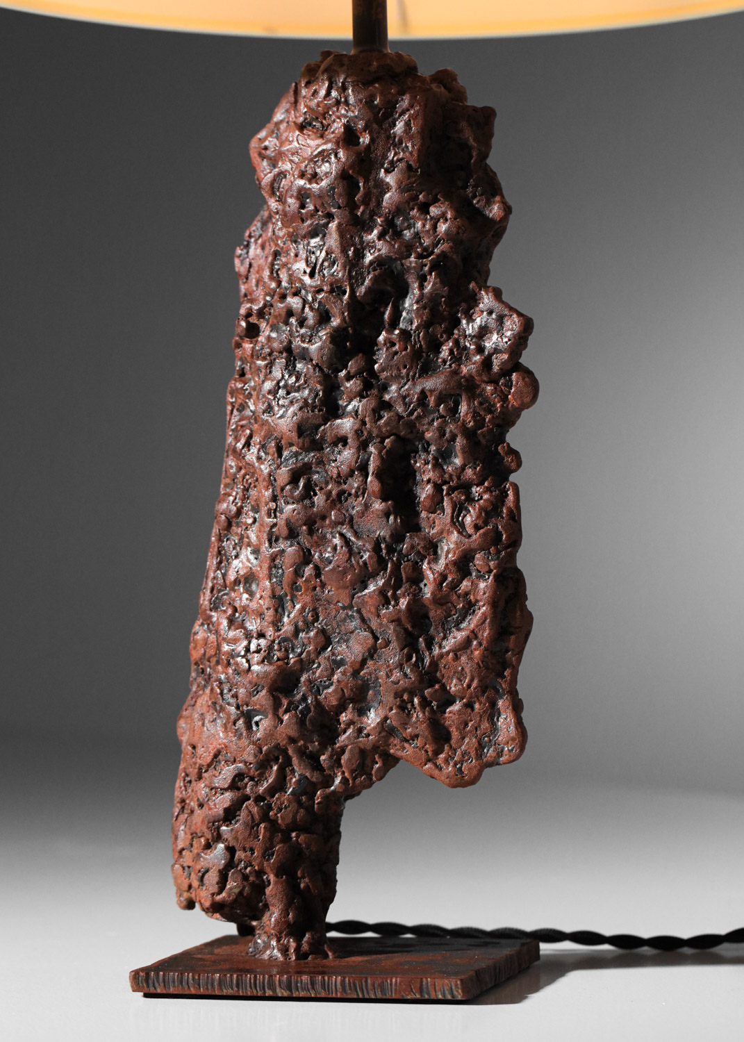 sculpture lampe "Magma" brutaliste par l'artiste Donna en acier massif modèle unique signé - DC006