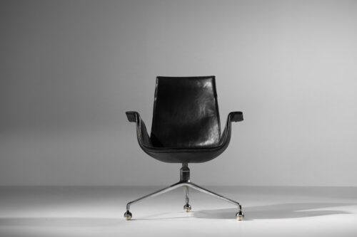 fauteuil de bureau danois Preben Fabricius et Jorgen Kastholm cuir noir Alfred Kill modèle 6772 - H432