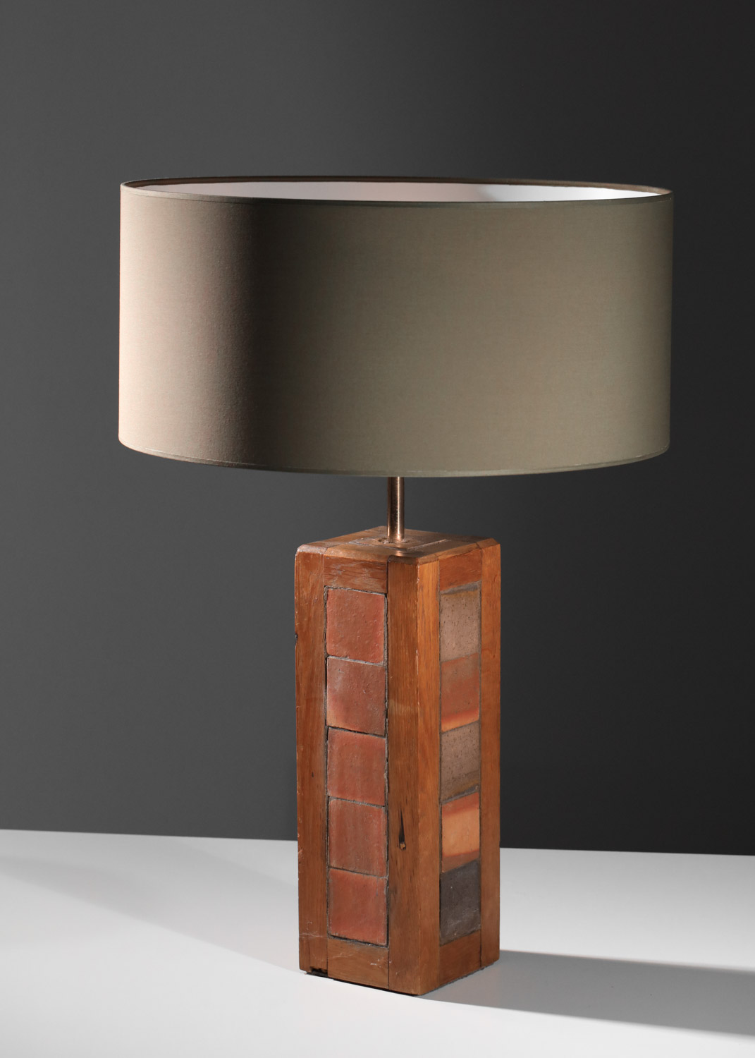 grande lampe de table en chêne et carreaux de céramique - H321