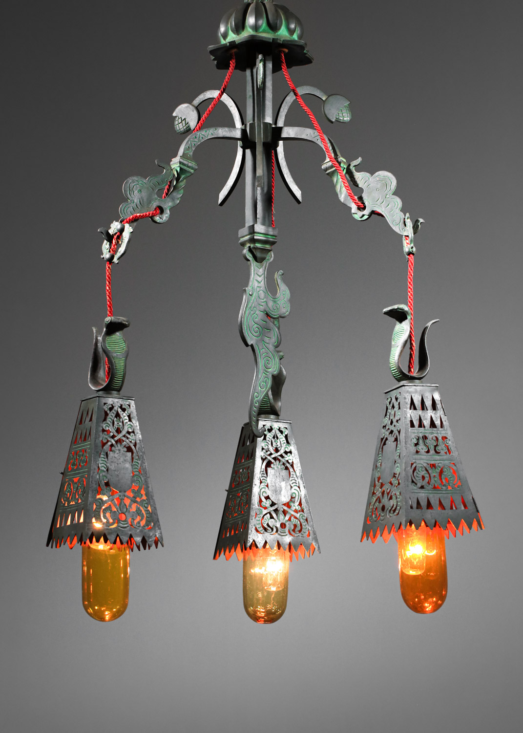 Lustre à décor orientaliste des années 40 en bronze ciselé pièce unique - H347