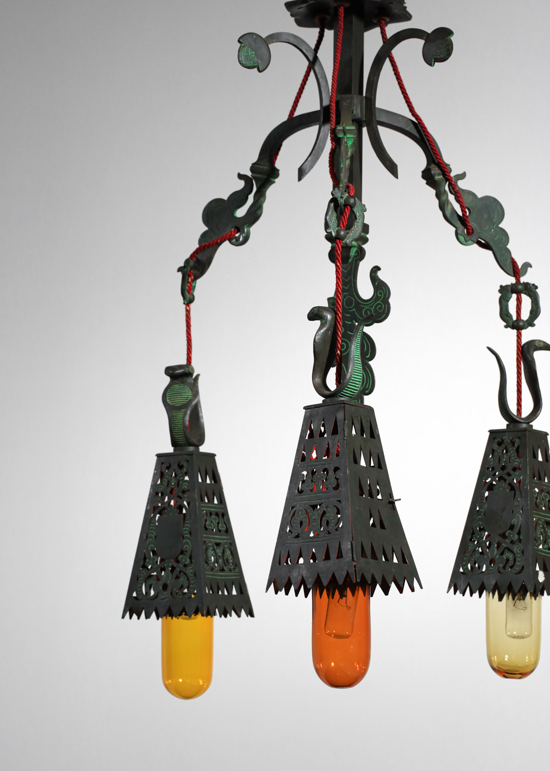 Lustre à décor orientaliste des années 40 en bronze ciselé pièce unique - H347