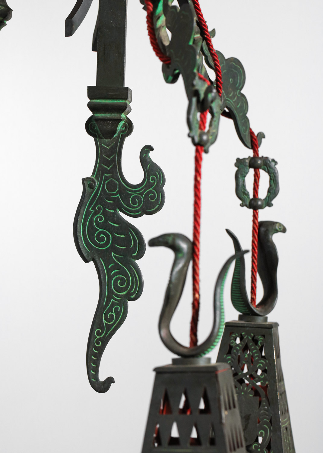 Lustre à décor orientaliste des années 40 en bronze ciselé pièce unique - H347