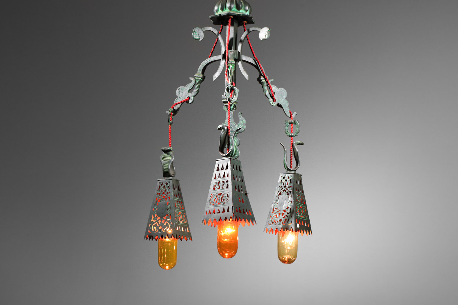 Lustre à décor orientaliste des années 40 en bronze ciselé pièce unique - H347