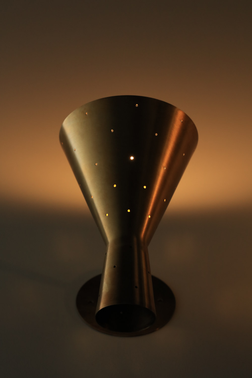 paire d'appliques danke galerie studio diabolos laiton perforé - DK007