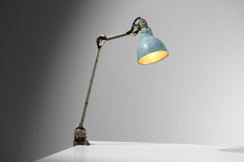 Lampe de table bleue étau par Albert Albin Gras années 50  Le Corbusier - H670