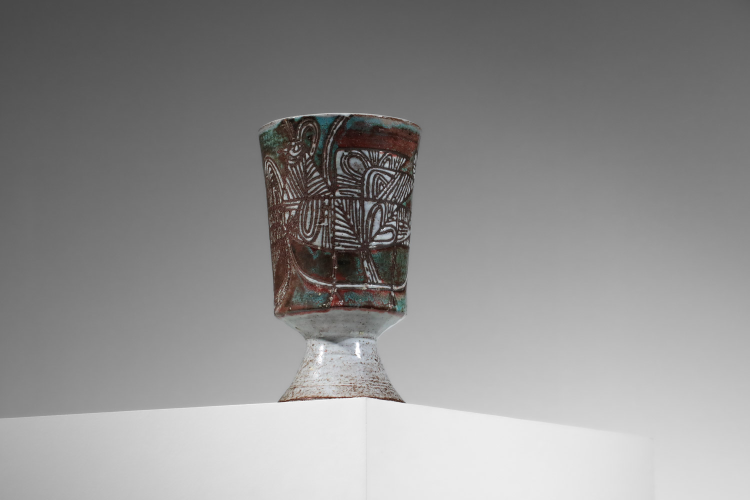 vase de Jean Derval en céramique des années 50 avec un décor d'oiseau - H011
