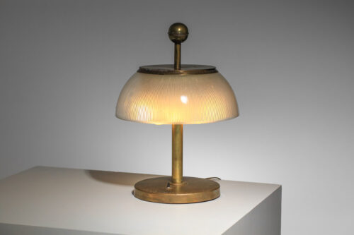 lampe de table italienne par Sergio Mazza modèle "alpha" années 50 laiton